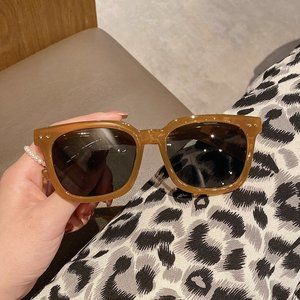 Large frame sunglasses